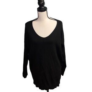 * Hazel+ harpen- Black long sleeve shirt